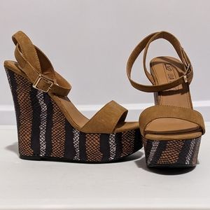 Leila Stone Wedges